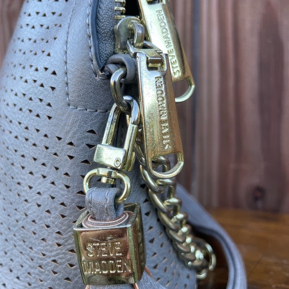 Steve Madden purse silver Gray  perforated leather Women's crossbody Bag - Picture 5 of 15
